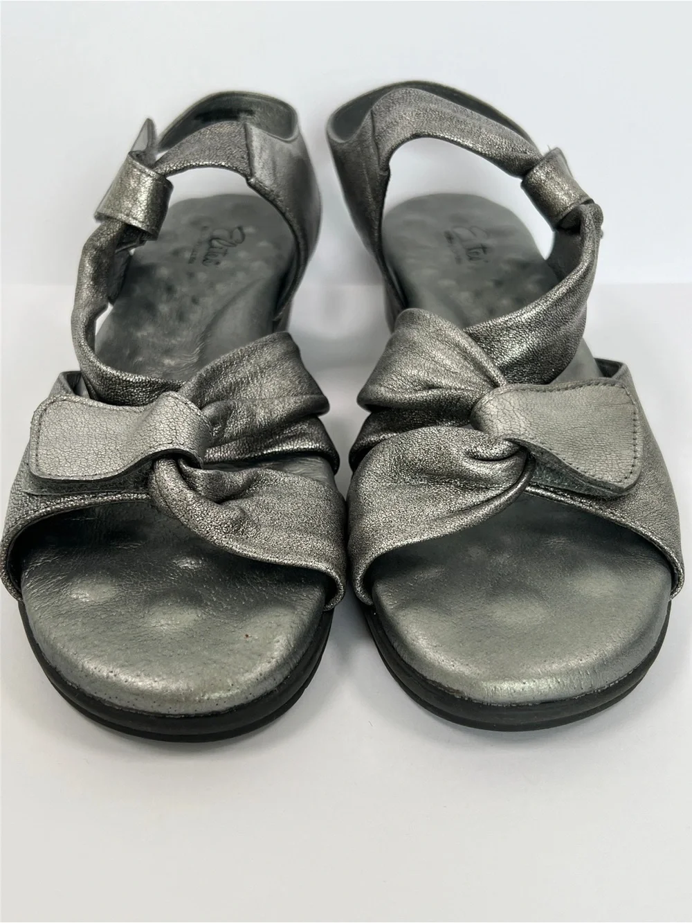 EUC! Elites by Walking Cradle Silver Sandals Size 10.5W